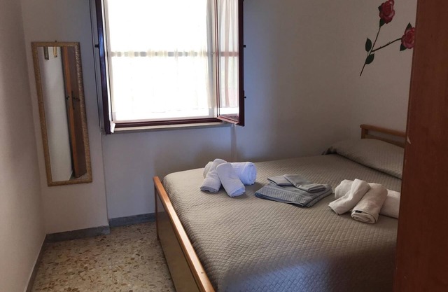 Giulietta-Wohnung mit Meerblick und Garten, Haustiere erlaubt
