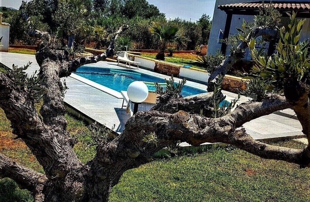 GIUSEPPE HAUS MIT PRIVATEM POOL
