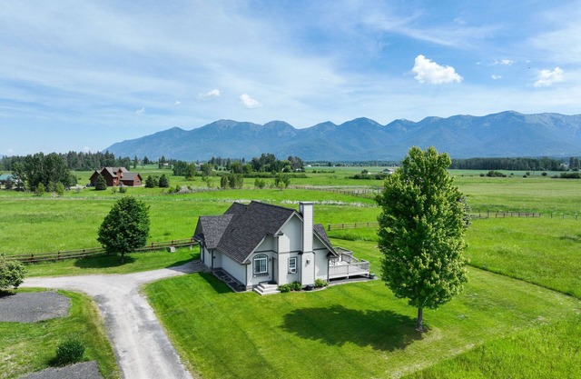 glacier getaway, family/ pet friendly. Charming, peaceful home on 10 acers.