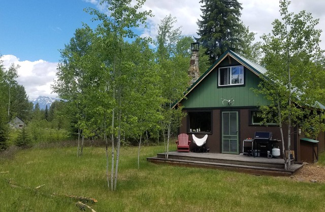 "The Cutthroat Cabin" - Nur wenige Schritte vom Wild & Scenic North Fork Flathead River entfernt