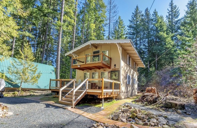 Glacier Peak Getaway | 3 Bed, 2 Bath