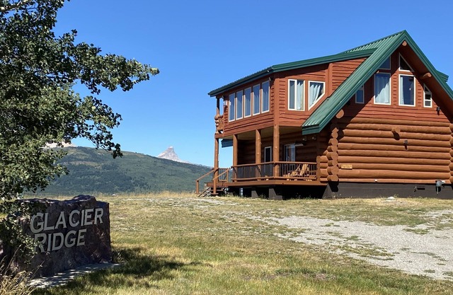 Chalet Home auf Divide Ridge mit Blick auf Glacier Park und St. Mary Lake.