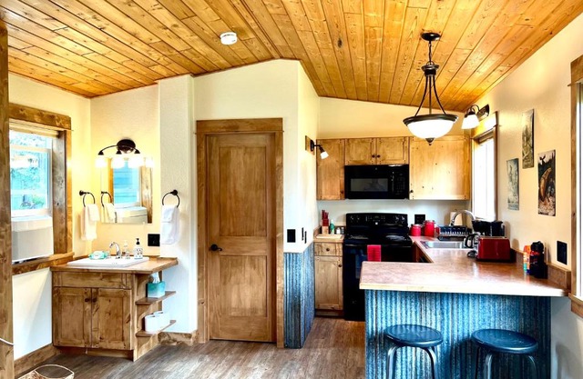 Glacier's Edge Cabins