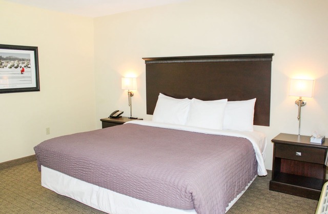 Glacier Suite at Kelley's Island Venture Resort