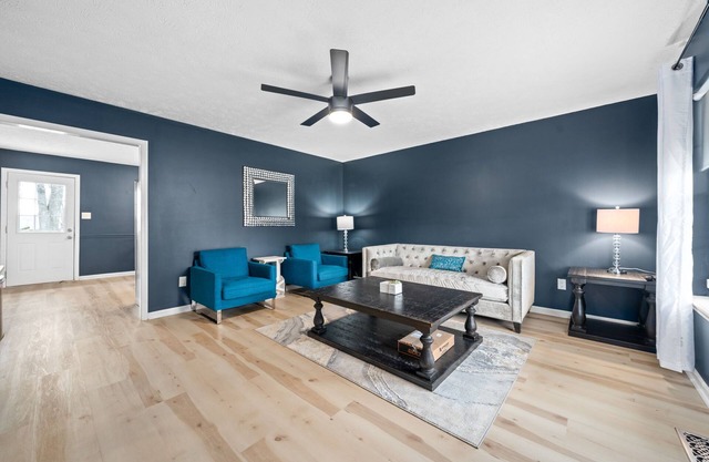 Glam Getaway! Close to Ft Campbell and the Casino!