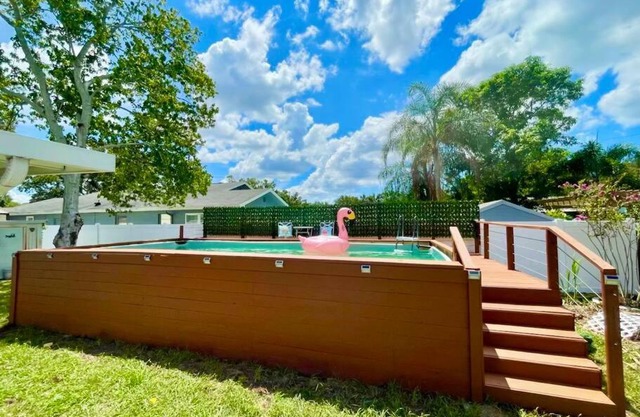 “Glam paradise” 3/2 Pool home! 10mins from beaches