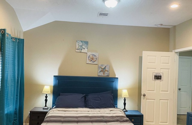 Retreat Glamourous House Centrally Located