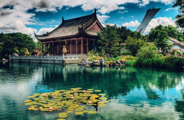 Glamorous getaway | Subway nearby | Parking ($)