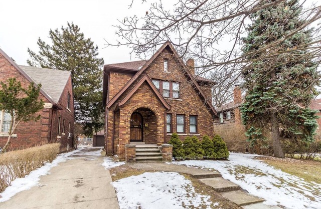 Glamorous Green Beauty in the Heart of University District 15min to Downtown
