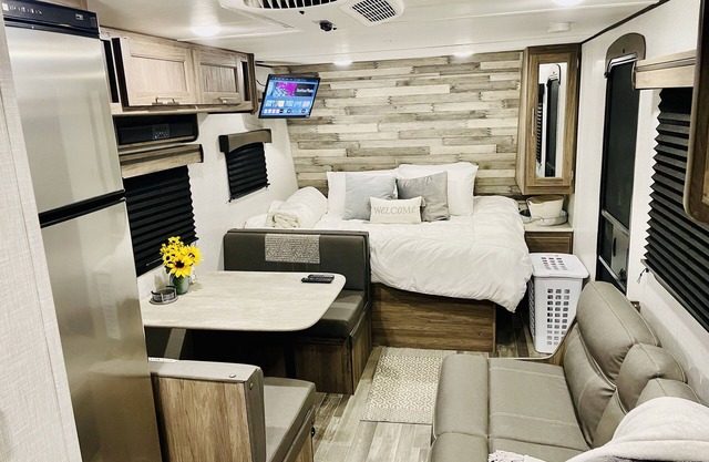 Glamper Camper: Glamp Site 6 mi from MSU