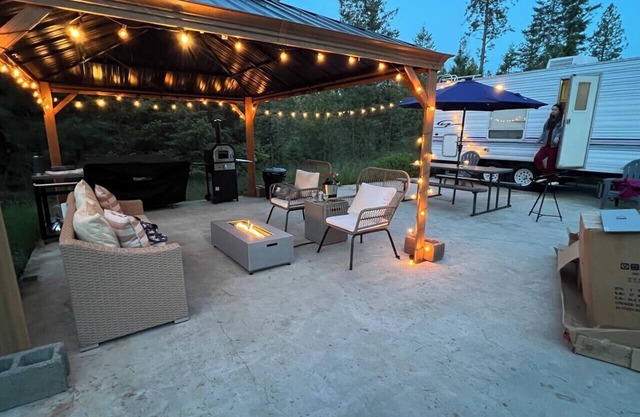 Glamping -10 mins to Silverwood!