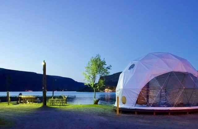 Glamping Dome at Blue Lake in Coulee City (Site 37)