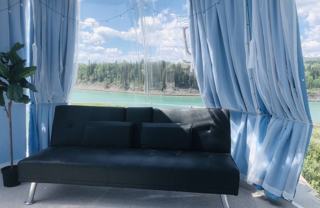 Glamping domes 4 with lake views