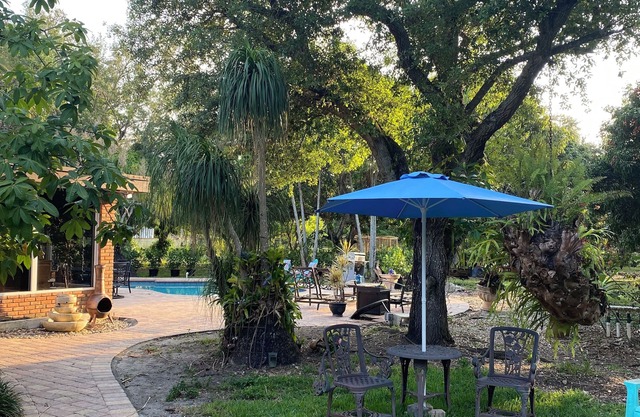 RVGLAMPING BETWEEN MIAMI & KEY WEST ON GATED LYCHEE FARM HOOK UP READY
