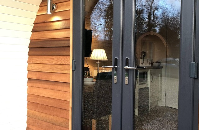 Kabine-Ensuite Dusche-Glamping Pod The Squirrel