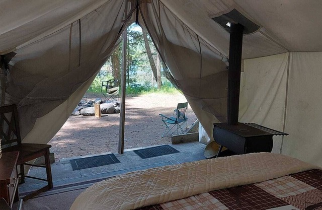 Glamping Wall Tent 2 / 1 Queen