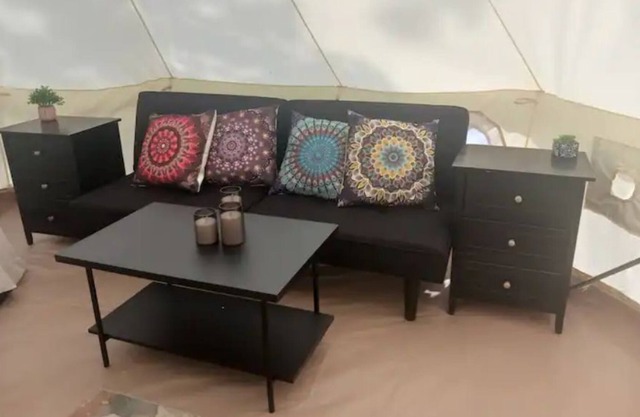 Glamping Yurt minutes from Lake of The Ozarks 🏞