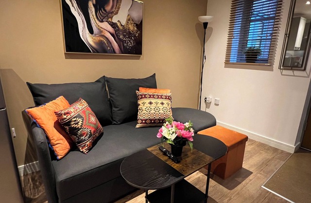 Glastonbury Mystic Vault - 1 Bedroom Split Level, Sleeps 3