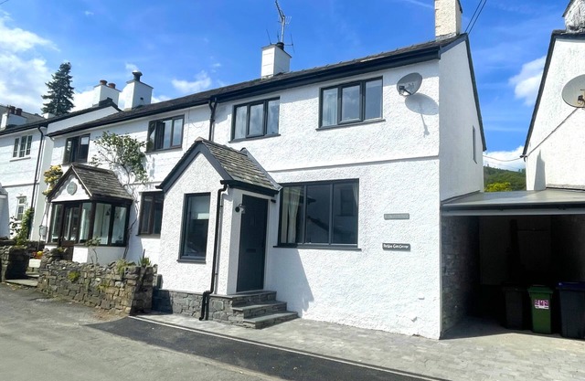 Glen Cottage - sleeps 4 guests in 2 bedrooms