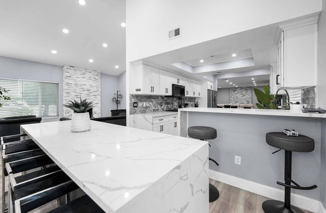 Glendora Super House!