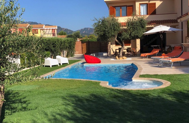 Gli Ulivi, Luxusvilla mit privatem beheiztem Pool, Whirlpool, kostenlosem WI-FI