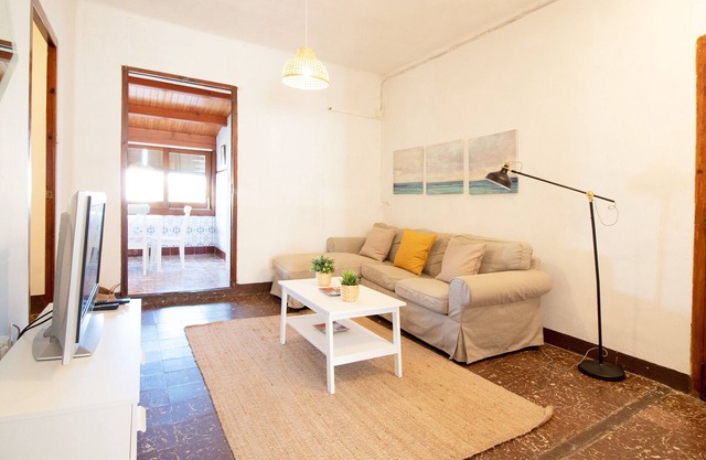 Global Properties: Central apartment in Canet d'en Berenguer