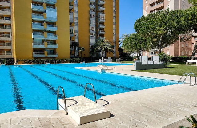 Global Properties: apartment with good views in Canet playa