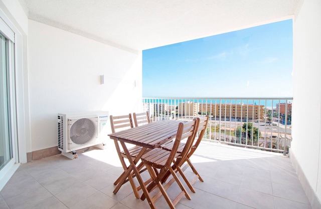 Global Properties: Incredible apartment with sea views, Canet d'en Berenguer
