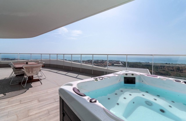 Global Properties: New flat with private pool and terrace with sea views.