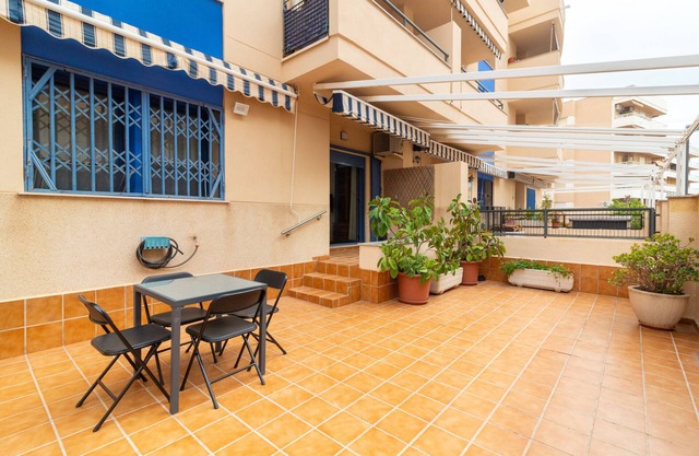 Global Properties: Ground floor apartment in Canet d'en Berenguer