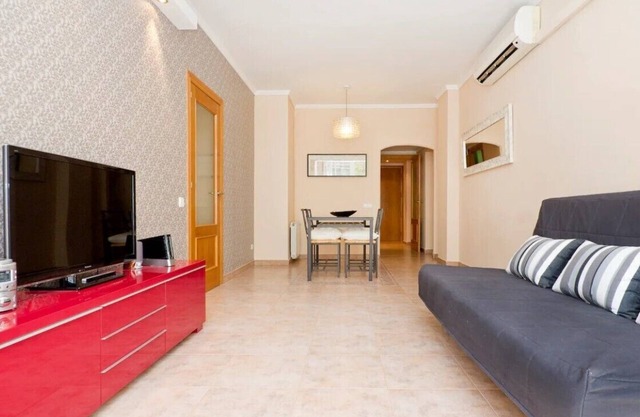 Glorias Flat: Sagrada Familia 15 min Beach 20 min