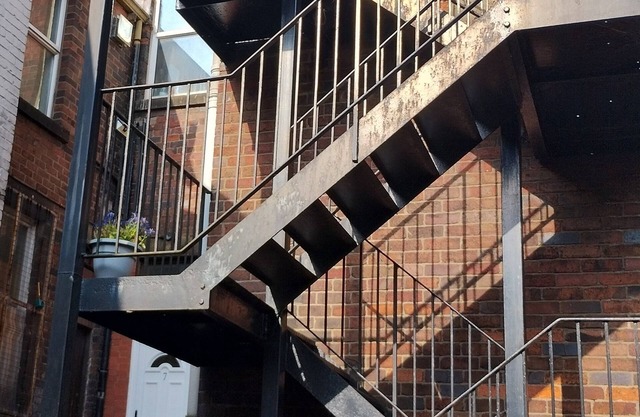 Glossop Getaway - 260m from Glossop train station. Ideal town centre location.