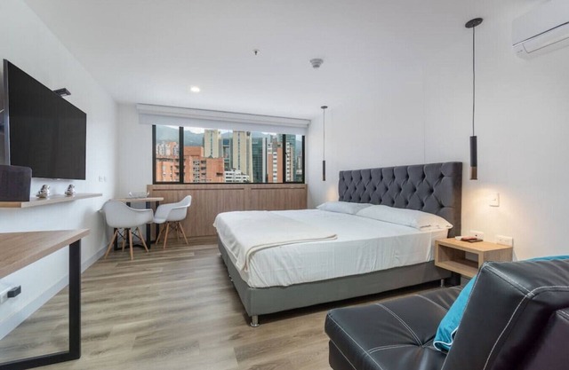 Go Living 1007 · New loft near Milla de oro with AC and coworking