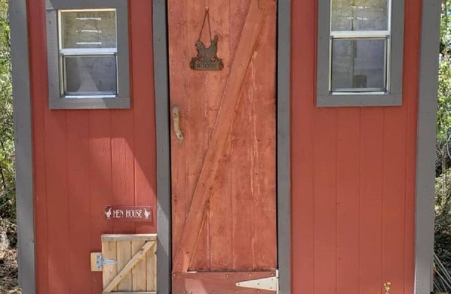 Goat House Farm Stay Little Coop