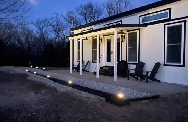 Goforth into Nature, a charming 1-bdrm home in the quiet Bloomsdale countryside.