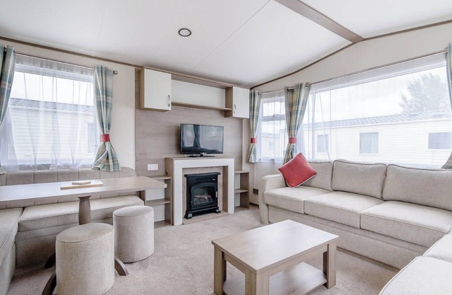 Gold 8 Caravan (Pet)