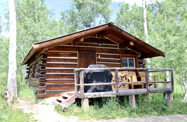 Gold Camp - A Classy-Rustic Gem