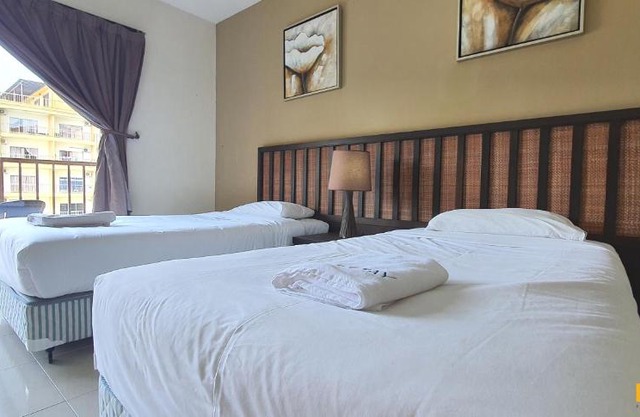 GOLD COAST MORIB THEMEPARK VIEW BY BEESTAY