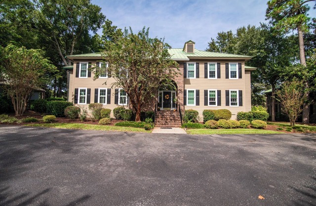 Golden Bear 333-4 Great Condo located in Pawleys Plantation