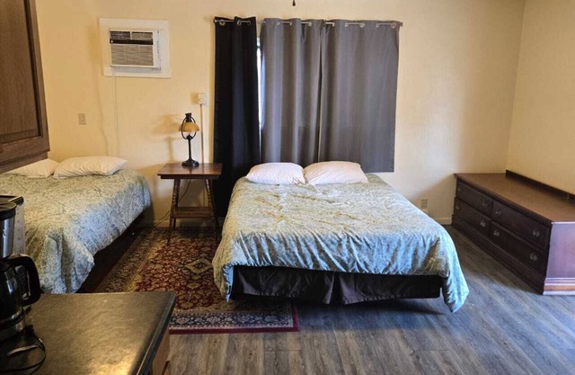 Golden Door Motel