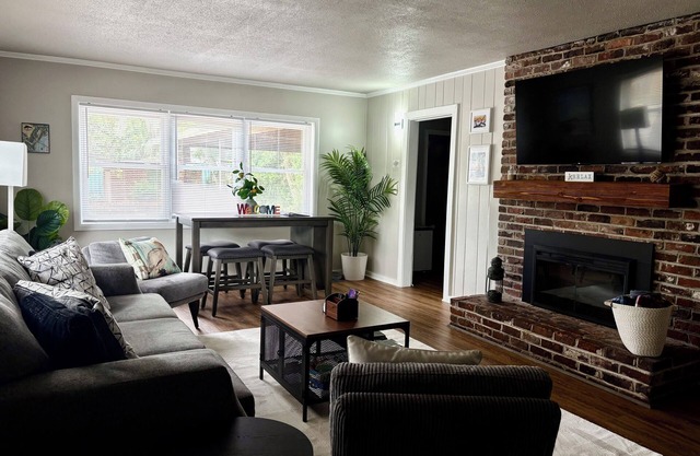 Golden Isles Getaway- Pet Friendly