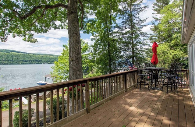 Golden Retreater: Pet Friendly on Keuka Lake!