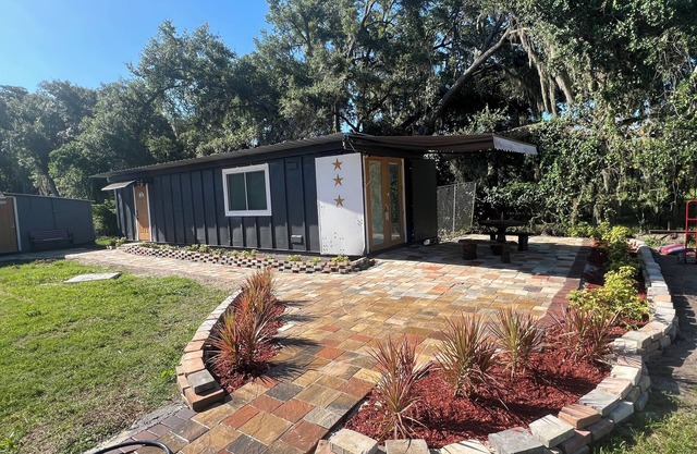 Golden stars Charming apartment in fabulous Plant City with WiFi and AC