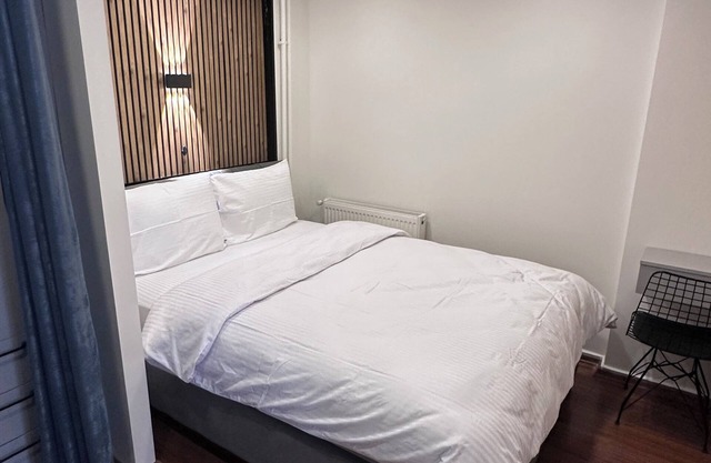 Golden wood suite