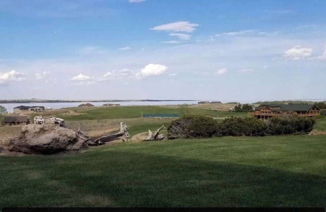 Cozy Condo on 18th Fairway Bayside Golf Course at Lake McConaughy, Lake views!