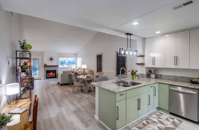 Golf Course and Mountain view luxury rental in Bernardo Heights!