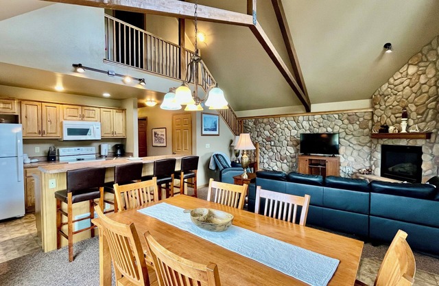 3 Bett 3 Bad, voll ausgestattete Küche, Waschküche, Grill, Whirlpool, Pool, Sauna