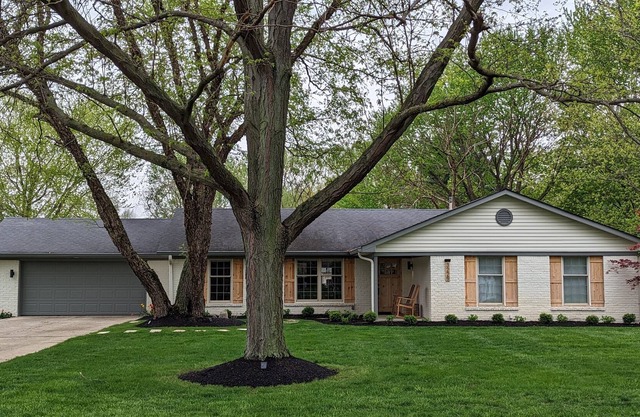 Golf Course Home in Carmel- Close to Zionsville and Indianapolis too!