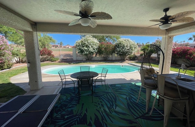 Golf Course Oasis w/private pool --- close to everything