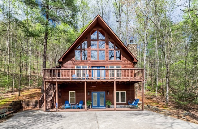 Golf Course-Resort Pool-2 King Suites-Scenic Cabin in Townsend, TN River Tubing-6mi to National Park
